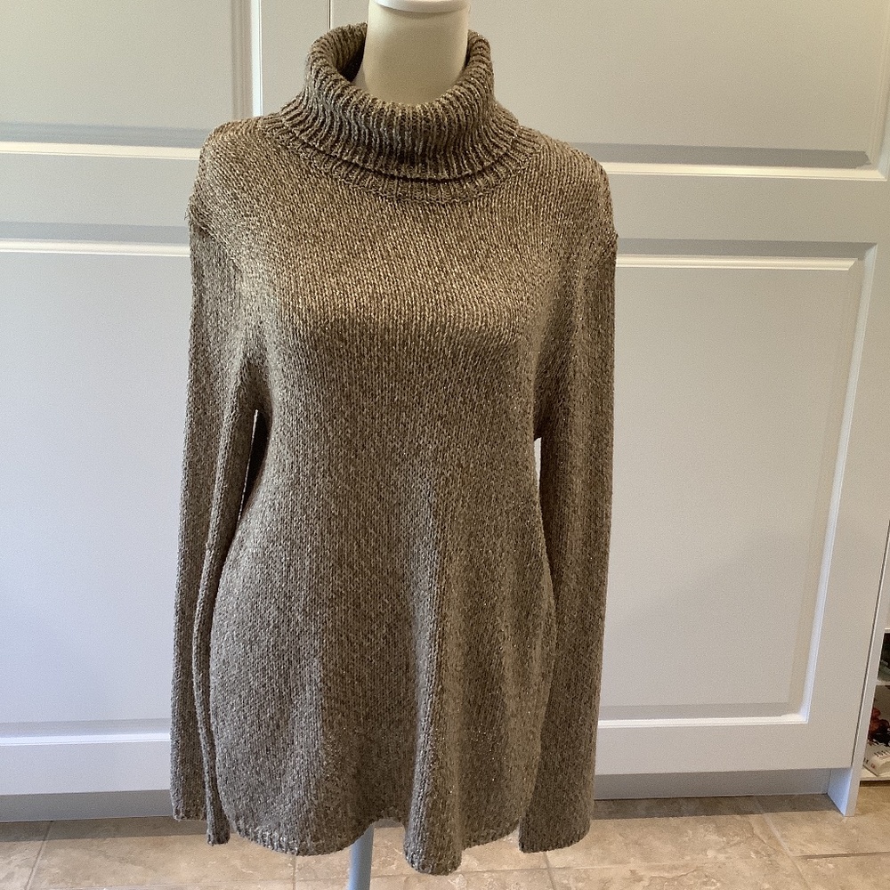 Chico’s Size 0 Gold